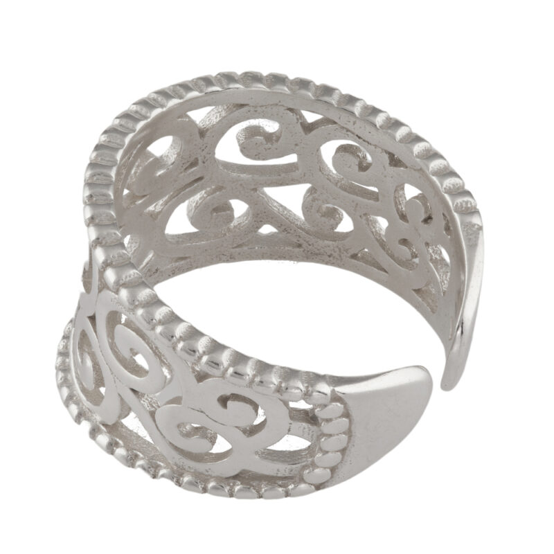 Byzantine ring with geometric pattern