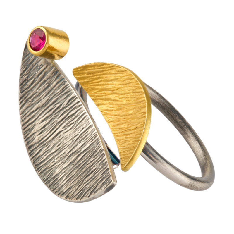 Leaf Harmony ring with burgundy zircon gemstone